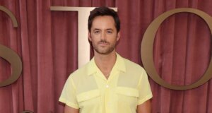 Pencipta ‘Love Story’ Connor Hines Menandatangani Kesepakatan Netflix, Membuat Drama Golf ‘Jupiter Island’
| beritakitanih Pencipta 'Love Story' Connor Hines Menandatangani Kesepakatan Netflix, Membuat Drama Golf 'Jupiter Island'
| beritakitanih