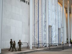 Pengadilan banding menolak permintaan Trump untuk menghentikan penghapusan namanya dari Kennedy Center
| beritakitanih Pengadilan banding menolak permintaan Trump untuk menghentikan penghapusan namanya dari Kennedy Center
| beritakitanih