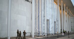 Pengadilan banding menolak permintaan Trump untuk menghentikan penghapusan namanya dari Kennedy Center
| beritakitanih Pengadilan banding menolak permintaan Trump untuk menghentikan penghapusan namanya dari Kennedy Center
| beritakitanih