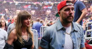 Penggemar Taylor Swift dan Travis Kelce berkumpul untuk melihat sekilas pernikahan rahasia
| beritakitanih Penggemar Taylor Swift dan Travis Kelce berkumpul untuk melihat sekilas pernikahan rahasia
| beritakitanih