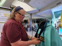Penjahit pribumi melihat lebih jauh perayaan 250 tahun Amerika di peragaan busana Mall of America
| beritakitanih Penjahit pribumi melihat lebih jauh perayaan 250 tahun Amerika di peragaan busana Mall of America
| beritakitanih