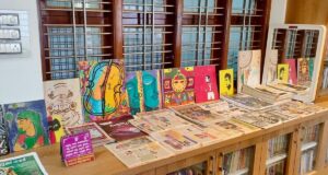Pensiunan kepala sekolah, pasangan pustakawan mengubah seluruh lantai rumah mereka menjadi perpustakaan
| beritakitanih Pensiunan kepala sekolah, pasangan pustakawan mengubah seluruh lantai rumah mereka menjadi perpustakaan
| beritakitanih