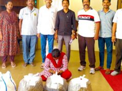 Petugas cukai menangkap tiga orang, menyita lebih dari 15 kg ganja senilai ₹10 lakh di Hyderabad
| beritakitanih Petugas cukai menangkap tiga orang, menyita lebih dari 15 kg ganja senilai ₹10 lakh di Hyderabad
| beritakitanih