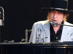 “Pintu Putar Gitaris Tur Bob Dylan Menyambut Tambahan Baru”.
| beritakitanih "Pintu Putar Gitaris Tur Bob Dylan Menyambut Tambahan Baru".
| beritakitanih