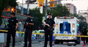 Polisi Toronto mencari tersangka setelah penembakan mematikan di festival
| beritakitanih Polisi Toronto mencari tersangka setelah penembakan mematikan di festival
| beritakitanih