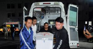 Polisi dari Kangpokpi diinterogasi dalam penculikan dan pembunuhan enam pria Naga di Manipur
| beritakitanih Polisi dari Kangpokpi diinterogasi dalam penculikan dan pembunuhan enam pria Naga di Manipur
| beritakitanih