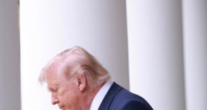 Postingan Trump tentang Nyanyian Anak Sekolah Somalia Picu Kemarahan di Minnesota
| beritakitanih Postingan Trump tentang Nyanyian Anak Sekolah Somalia Picu Kemarahan di Minnesota
| beritakitanih