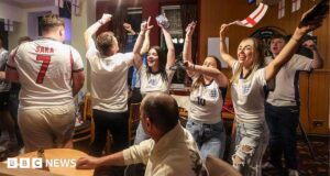 Pub dapat tetap buka untuk pertandingan Norwegia secara penuh – meskipun kick-off ditunda
| beritakitanih Pub dapat tetap buka untuk pertandingan Norwegia secara penuh - meskipun kick-off ditunda
| beritakitanih