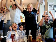 Pub diperbolehkan tetap buka sampai jam 5 pagi untuk pertandingan Inggris Meksiko
| beritakitanih Pub diperbolehkan tetap buka sampai jam 5 pagi untuk pertandingan Inggris Meksiko
| beritakitanih