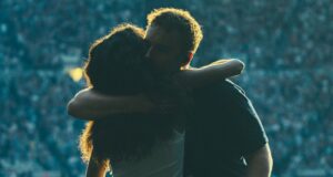 ‘Rein Me In’ karya Sam Fender dan Olivia Dean membuat sejarah sebagai lagu Nomor Satu Inggris terlama sepanjang masa
| beritakitanih 'Rein Me In' karya Sam Fender dan Olivia Dean membuat sejarah sebagai lagu Nomor Satu Inggris terlama sepanjang masa
| beritakitanih