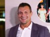Rob Gronkowski Menyebut Pernikahan Travis Kelce dan Taylor Swift ‘Terbaik’
| beritakitanih Rob Gronkowski Menyebut Pernikahan Travis Kelce dan Taylor Swift 'Terbaik'
| beritakitanih