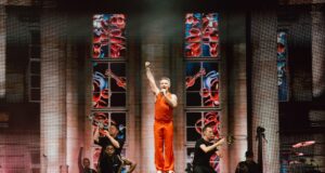 Robbie Williams dan CMAT menampilkan kecakapan memainkan pertunjukan terbaik pada hari kedua Bilbao BBK Live 2026
| beritakitanih Robbie Williams dan CMAT menampilkan kecakapan memainkan pertunjukan terbaik pada hari kedua Bilbao BBK Live 2026
| beritakitanih