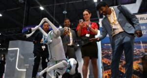 Robot Anjing, Tesla, dan Helikopter Penyelamat: Banyak sekali KTT AI PBB
| beritakitanih Robot Anjing, Tesla, dan Helikopter Penyelamat: Banyak sekali KTT AI PBB
| beritakitanih