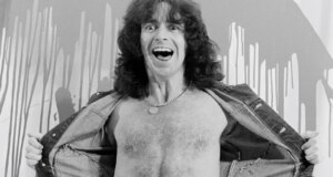 Rock Greats Menghormati Bon Scott pada Ulang Tahun ke-80 Penyanyi AC/DC yang Mendiang
| beritakitanih Rock Greats Menghormati Bon Scott pada Ulang Tahun ke-80 Penyanyi AC/DC yang Mendiang
| beritakitanih