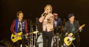 Rolling Stones Akan Melewati Enam Dekade Sejarah Mereka Dalam Game Roblox yang Immersive
| beritakitanih Rolling Stones Akan Melewati Enam Dekade Sejarah Mereka Dalam Game Roblox yang Immersive
| beritakitanih