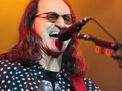 Rush Menunda 2 Pertunjukan Setelah Geddy Lee Didiagnosis Mengidap Laringitis dan Bronkitis
| beritakitanih Rush Menunda 2 Pertunjukan Setelah Geddy Lee Didiagnosis Mengidap Laringitis dan Bronkitis
| beritakitanih