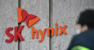 SK hynix mengumpulkan rekor $26,5 miliar dalam IPO bersejarah AS — raksasa memori Korea Selatan akan mendanai ekspansi manufaktur HBM besar-besaran
| beritakitanih SK hynix mengumpulkan rekor $26,5 miliar dalam IPO bersejarah AS — raksasa memori Korea Selatan akan mendanai ekspansi manufaktur HBM besar-besaran
| beritakitanih