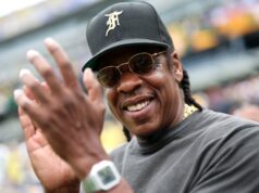 Saksikan Jay-Z menampilkan Beyoncé, Blue Ivy, Alicia Keys, dan lainnya di konser ulang tahun ‘Reasonable Doubt’
| beritakitanih Saksikan Jay-Z menampilkan Beyoncé, Blue Ivy, Alicia Keys, dan lainnya di konser ulang tahun 'Reasonable Doubt'
| beritakitanih