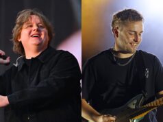 Saksikan Lewis Capaldi menampilkan Sam Fender untuk ‘Rein Me In’ di BST Hyde Park
| beritakitanih Saksikan Lewis Capaldi menampilkan Sam Fender untuk 'Rein Me In' di BST Hyde Park
| beritakitanih
