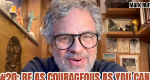 Saksikan Mark Ruffalo, Sarah Jessica Parker, Margaret Atwood, Judd Apatow, dan Lainnya Memberikan Instruksi untuk Memerangi Tirani Trump pada 4 Juli
| beritakitanih Saksikan Mark Ruffalo, Sarah Jessica Parker, Margaret Atwood, Judd Apatow, dan Lainnya Memberikan Instruksi untuk Memerangi Tirani Trump pada 4 Juli
| beritakitanih