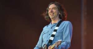 Saksikan Snow Patrol mengejutkan penggemar di pertunjukan Crystal Palace Park bersama Kylie Minogue untuk debut langsung kolaborasi ‘Ini Alarm’
| beritakitanih Saksikan Snow Patrol mengejutkan penggemar di pertunjukan Crystal Palace Park bersama Kylie Minogue untuk debut langsung kolaborasi 'Ini Alarm'
| beritakitanih