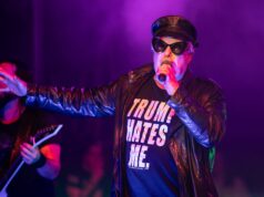 Saksikan mantan legenda Dead Kennedys Jello Biafra kembali ke panggung hanya beberapa bulan setelah menderita stroke
| beritakitanih Saksikan mantan legenda Dead Kennedys Jello Biafra kembali ke panggung hanya beberapa bulan setelah menderita stroke
| beritakitanih