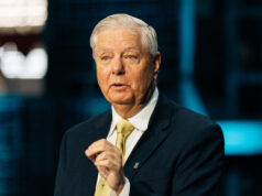 Senator Lindsey Graham, Republikan Carolina Selatan, Meninggal pada usia 71 tahun
| beritakitanih Senator Lindsey Graham, Republikan Carolina Selatan, Meninggal pada usia 71 tahun
| beritakitanih