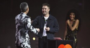 Setiap Lagu yang Memuncaki Tangga Lagu Inggris Selama 8 Minggu atau Lebih, Namun Tidak Masuk 10 Besar di 100 Teratas
| beritakitanih Setiap Lagu yang Memuncaki Tangga Lagu Inggris Selama 8 Minggu atau Lebih, Namun Tidak Masuk 10 Besar di 100 Teratas
| beritakitanih