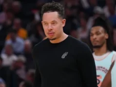 Spurs dilaporkan tertarik pada sayap Lakers senilai $28 juta, tetapi malah mengambil keputusan senilai $31 juta
| beritakitanih Spurs dilaporkan tertarik pada sayap Lakers senilai $28 juta, tetapi malah mengambil keputusan senilai $31 juta
| beritakitanih