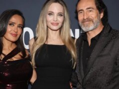 Sutradara Angelina Jolie ‘Without Blood’, Dibintangi Salma Hayek Pinault, Tetapkan Tanggal Rilis September (EKSKLUSIF)
| beritakitanih Sutradara Angelina Jolie 'Without Blood', Dibintangi Salma Hayek Pinault, Tetapkan Tanggal Rilis September (EKSKLUSIF)
| beritakitanih