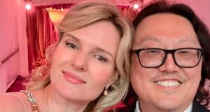 Tamu Pernikahan Taylor Swift Berpidato di Foto Tempat Viral: ‘Percayalah padaku’
| beritakitanih Tamu Pernikahan Taylor Swift Berpidato di Foto Tempat Viral: 'Percayalah padaku'
| beritakitanih