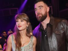 Taylor Swift, Travis Kelce Sang Rock Duet di Rehearsal Dinner
| beritakitanih Taylor Swift, Travis Kelce Sang Rock Duet di Rehearsal Dinner
| beritakitanih
