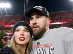 Taylor Swift dan Travis Kelce Menghadiri Pernikahan 1 Minggu Setelah Menikah
| beritakitanih Taylor Swift dan Travis Kelce Menghadiri Pernikahan 1 Minggu Setelah Menikah
| beritakitanih