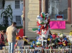 Tetangga Houston mulai melihat lebih banyak agen ICE di sekitar. Lalu terjadilah penembakan yang fatal.
| beritakitanih Tetangga Houston mulai melihat lebih banyak agen ICE di sekitar. Lalu terjadilah penembakan yang fatal.
| beritakitanih