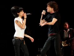 The Rolling Stones merefleksikan kehilangan Amy Winehouse: “Rasanya seperti mengucapkan selamat tinggal lagi pada Billie Holiday”
| beritakitanih The Rolling Stones merefleksikan kehilangan Amy Winehouse: “Rasanya seperti mengucapkan selamat tinggal lagi pada Billie Holiday”
| beritakitanih