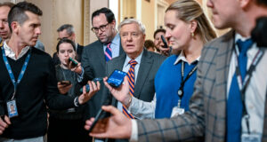 Tim Scott dan Pemimpin Carolina Selatan Lainnya Berduka atas Lindsey Graham
| beritakitanih Tim Scott dan Pemimpin Carolina Selatan Lainnya Berduka atas Lindsey Graham
| beritakitanih