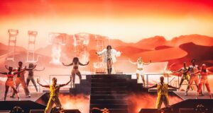 Tonton JENNIE menampilkan remix epik ‘Dracula’ Tame Impala di Mad Cool 2026
| beritakitanih Tonton JENNIE menampilkan remix epik 'Dracula' Tame Impala di Mad Cool 2026
| beritakitanih
