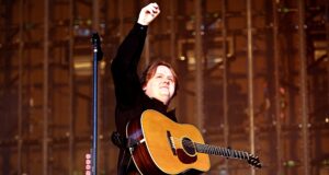 Tonton Lewis Capaldi meng-cover The Kooks ‘Naive’ bersama Luke Pritchard di BST Hyde Park 2026
| beritakitanih Tonton Lewis Capaldi meng-cover The Kooks 'Naive' bersama Luke Pritchard di BST Hyde Park 2026
| beritakitanih