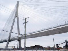Trump Mencoba Memblokir Jembatan Baru Kanada ke Detroit. Pokoknya Ini Terbuka.
| beritakitanih Trump Mencoba Memblokir Jembatan Baru Kanada ke Detroit. Pokoknya Ini Terbuka.
| beritakitanih