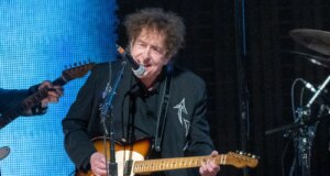 Virtuoso Gitar Julian Lage Tampaknya Kembali Tur Bersama Bob Dylan
| beritakitanih Virtuoso Gitar Julian Lage Tampaknya Kembali Tur Bersama Bob Dylan
| beritakitanih