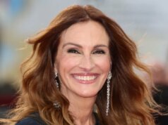 Warna Crossbody Musim Panas Julia Roberts yang Tak Terduga Bahkan Lebih Cantik Dari Hitam
| beritakitanih Warna Crossbody Musim Panas Julia Roberts yang Tak Terduga Bahkan Lebih Cantik Dari Hitam
| beritakitanih