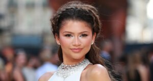 Zendaya Adalah Dewi IRL Dengan Rambut Bergelombang Sebatas Pinggang — Lihat Foto
| beritakitanih Zendaya Adalah Dewi IRL Dengan Rambut Bergelombang Sebatas Pinggang — Lihat Foto
| beritakitanih