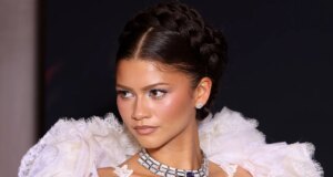 Zendaya Membuat Eye Shadow Keren Lagi—Lihat Fotonya
| beritakitanih Zendaya Membuat Eye Shadow Keren Lagi—Lihat Fotonya
| beritakitanih